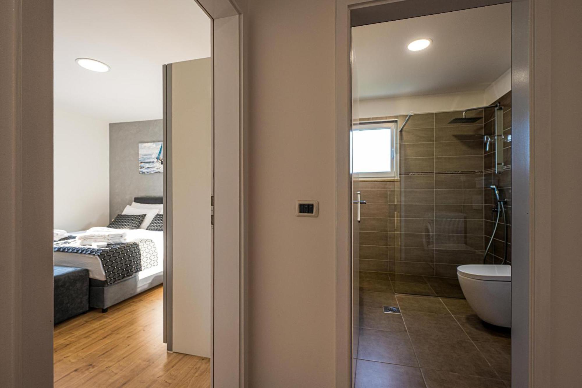 Villa Beauty With Heated Pool And Jacuzzi Канфанар Екстериор снимка