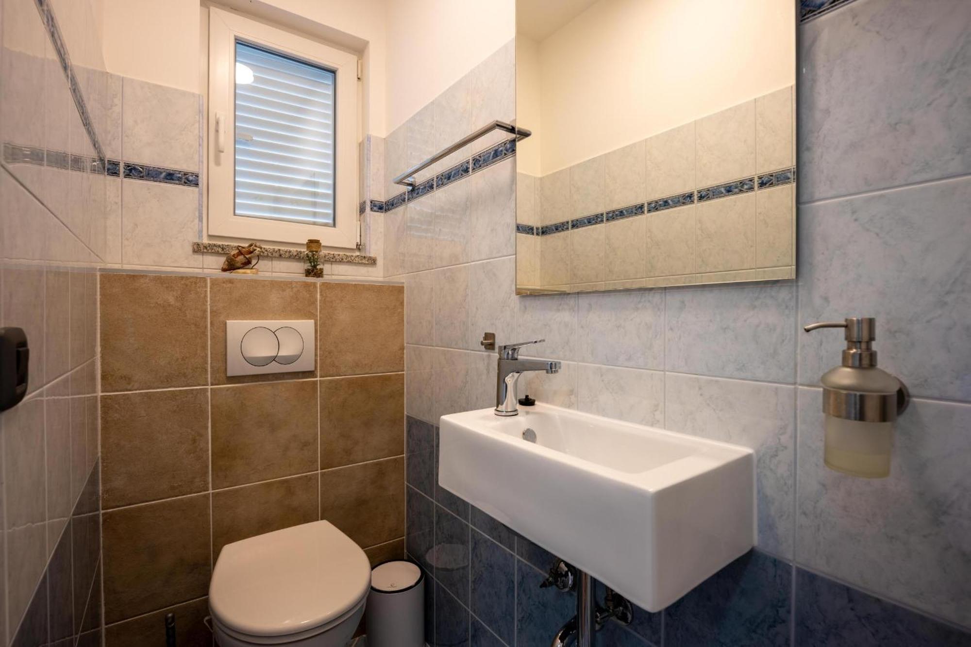 Villa Beauty With Heated Pool And Jacuzzi Канфанар Екстериор снимка