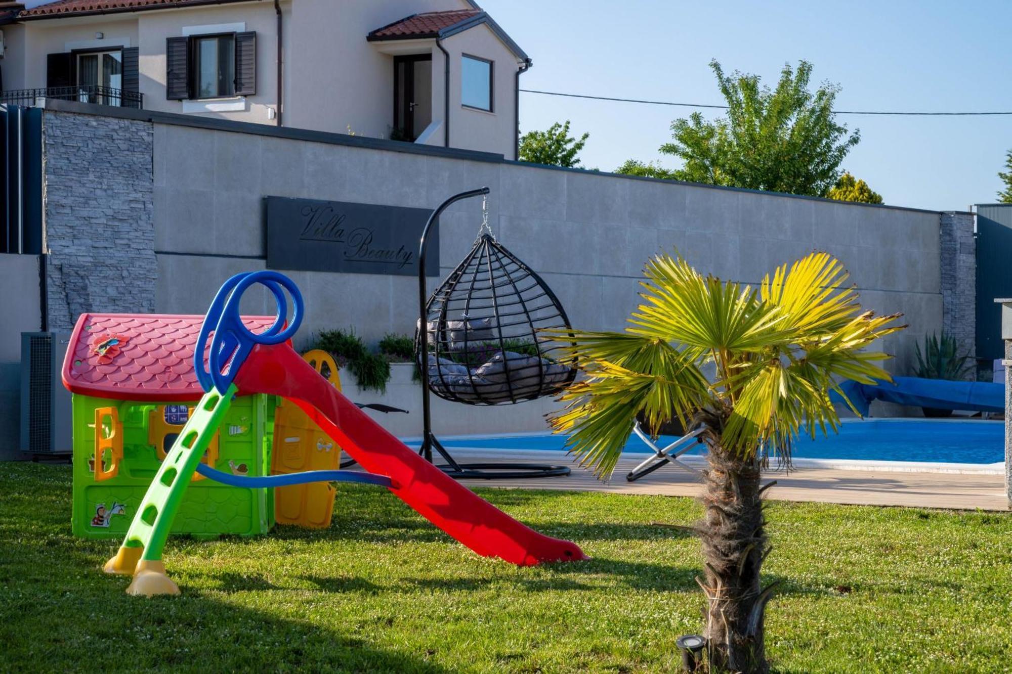 Villa Beauty With Heated Pool And Jacuzzi Канфанар Екстериор снимка